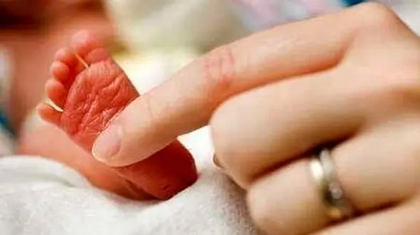 بوروکراسی اداری زنان شاغل را از بارداری منع می کند/ زنگ خطر پیری جمعیت به صدا درآمده است 