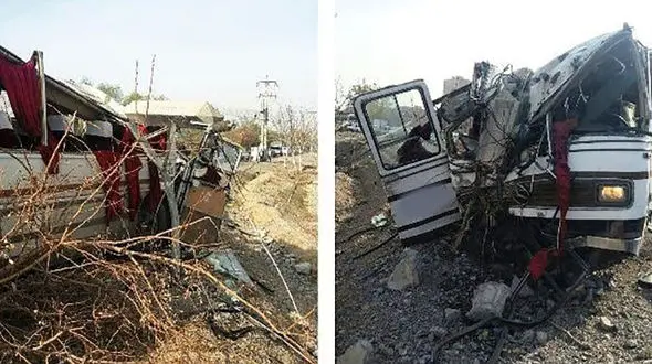 برخورد اتوبوس مسافربری با تیر چراغ برق+ عکسی