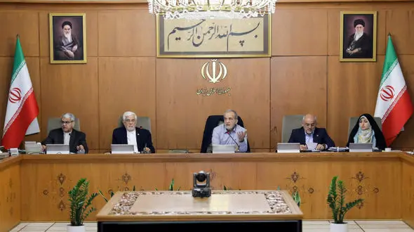 پزشکیان: هیچ موضوعی نباید بر معیشت مردم ترجیح یابد