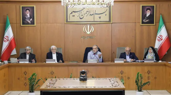 پزشکیان: هیچ موضوعی نباید بر معیشت مردم ترجیح یابد