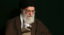 فیلم / نحوه رفتار رهبری شهید با زن بی حجاب در هواپیمای مسافربری / زن ایرانی مقیم خارج به گریه افتاد و ...