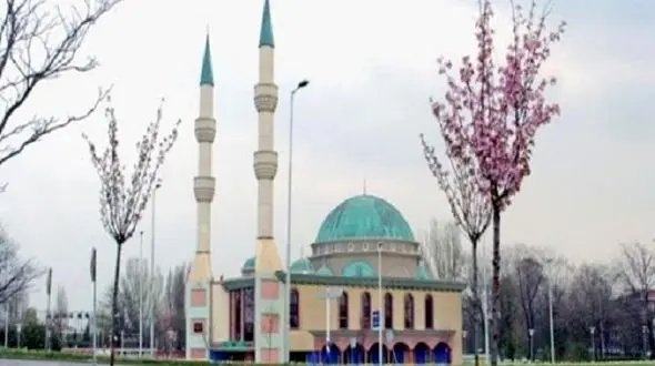 پخش صدای اذان در مینیاپولیس آمریکا برای اولین‌بار