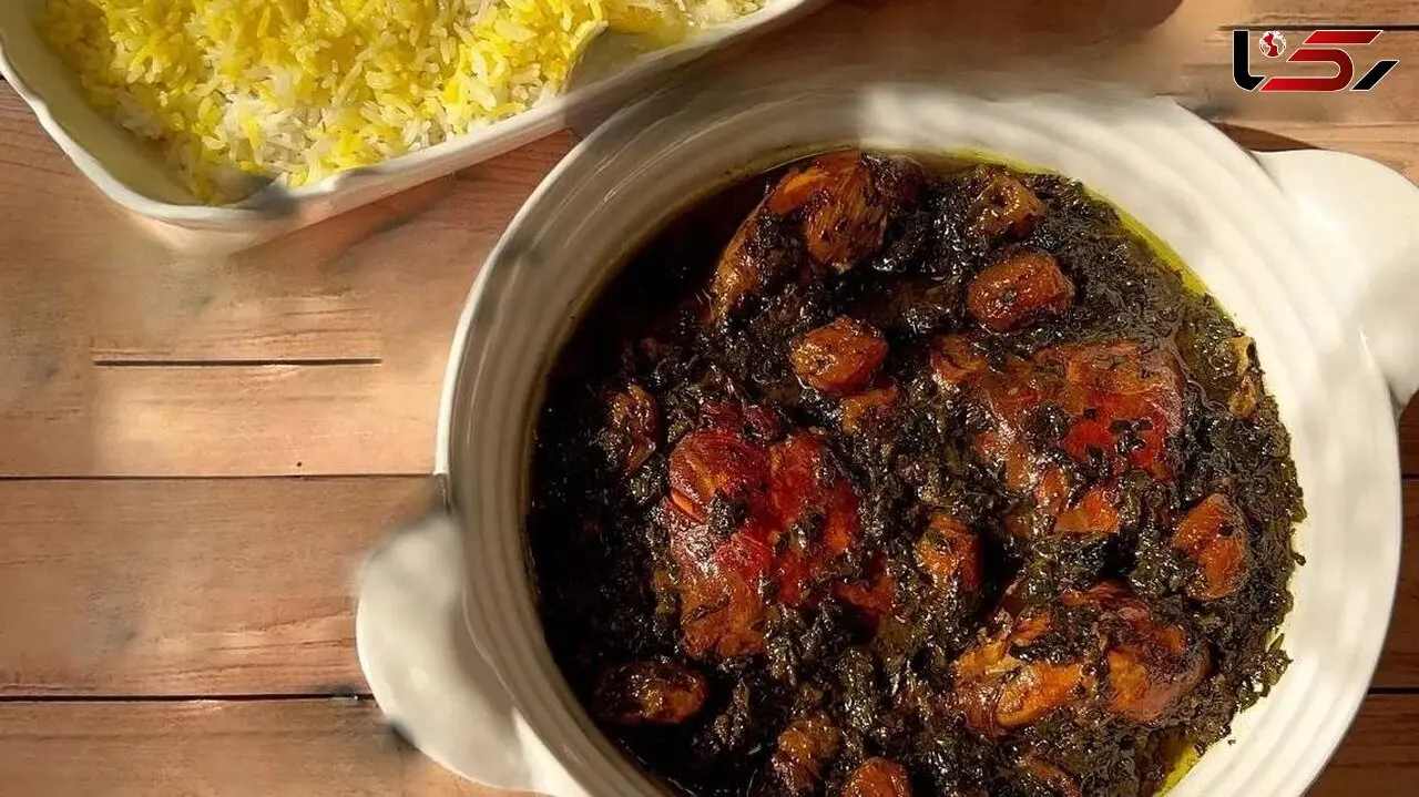 آموزش پخت خورش آلو اسفناج با مرغ به سبک ایرانی مجلسی