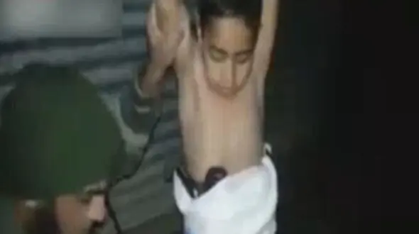 لحظه هولناک خنثی‌سازی کودک انتحاری در عراق + فیلم 