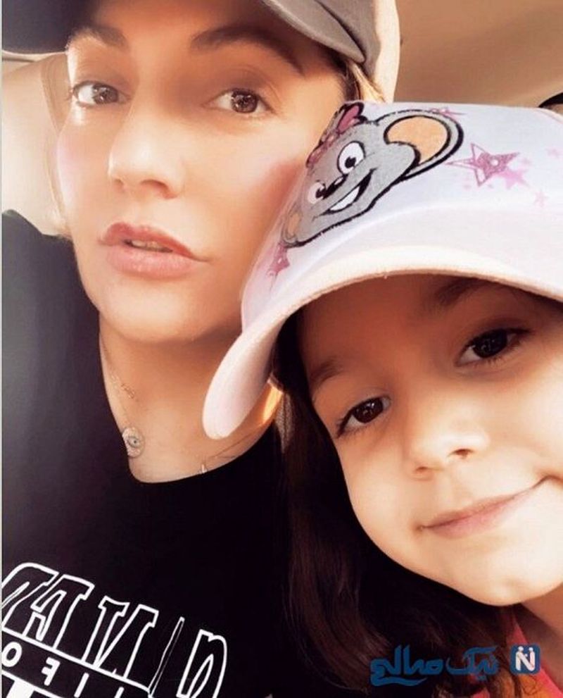 new-photo-of-mahnaz-afshar-and-her-daughter