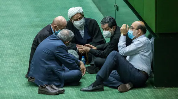 می‌خواهند لایحه حجاب را در پستو بررسی کنند / در لایحه حجاب هیچ فرد و خانم زیر ۱۸ سال احضار نمی‌شود