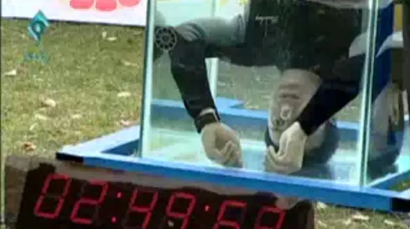 اتفاق عجیب در برنامه زنده علی ضیا / داوطلب شکستن رکورد گینس تشنج کرد + فیلم وعکس