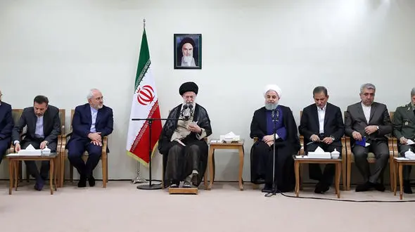 امام خامنه‌ای:  "برخورد قاطع با متخلفان" ضرورت است 