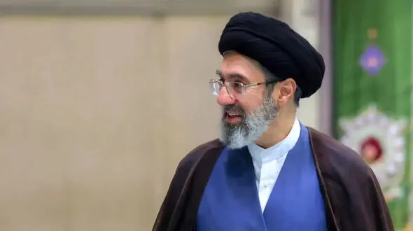پای آیت‌الله سید مجتبی خامنه‌ای در آستانه قطع شدن بود / آسیب شدیدی وارد شد + آخرین وضعیت جسمانی رهبری سوم انقلاب