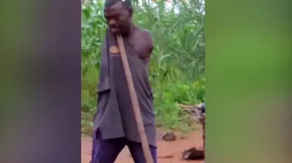 زندگی کشاورزی که دستانش قطع شده است + فیلم