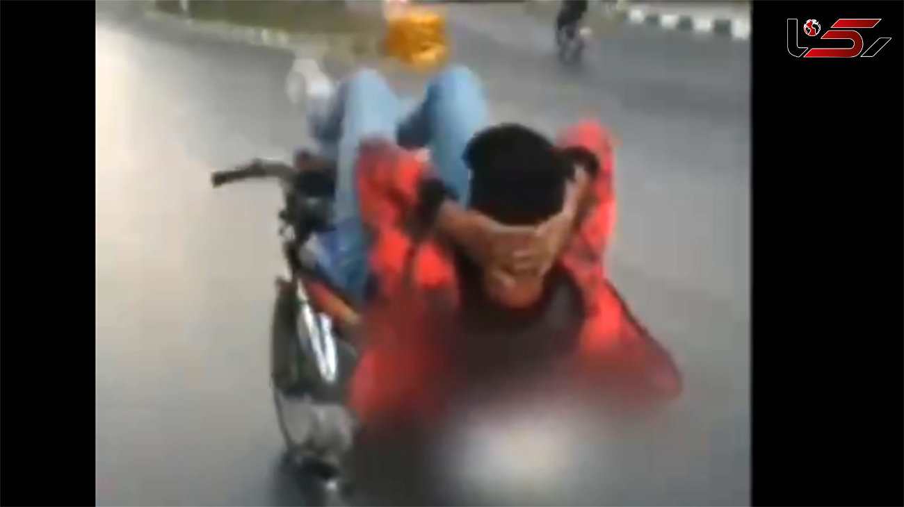 فیلم شوک آور / حرکت خطرناک و عجیب یک موتورسوار جوان در مشهد