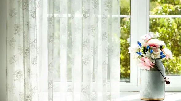 چطور پرده توری را بشوییم؟