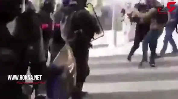 ضرب و شتم خبرنگاران توسط پلیس فرانسه + فیلم 