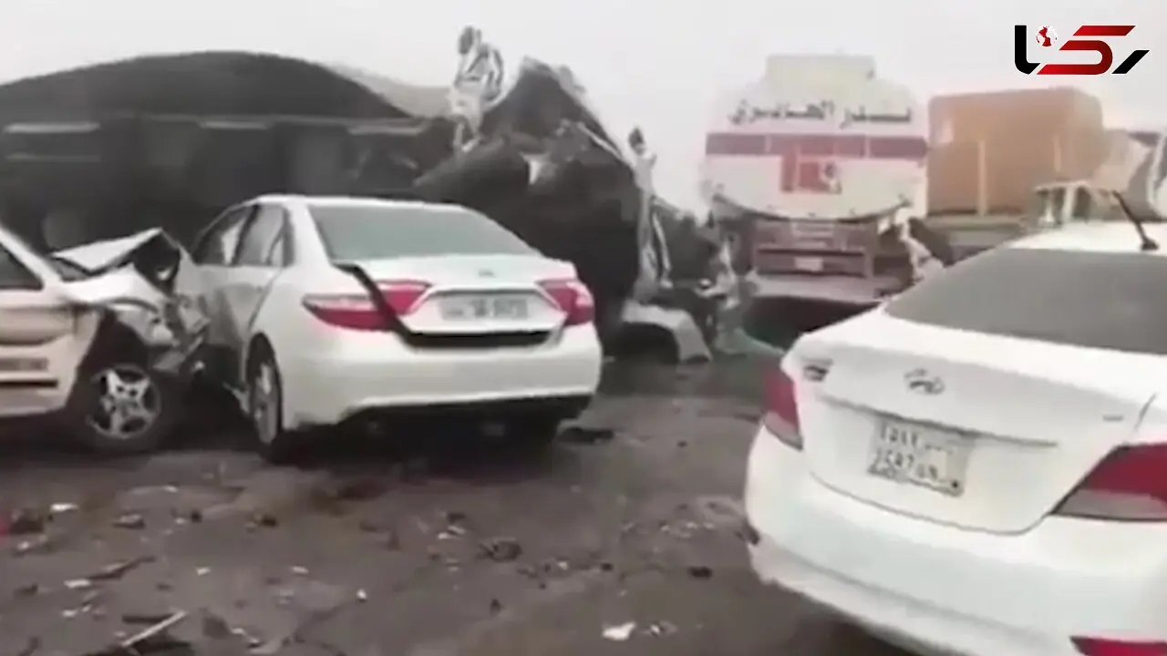 طوفان شن منجر به تصادف ده ها خودرو با یکدیگر شد + فیلم