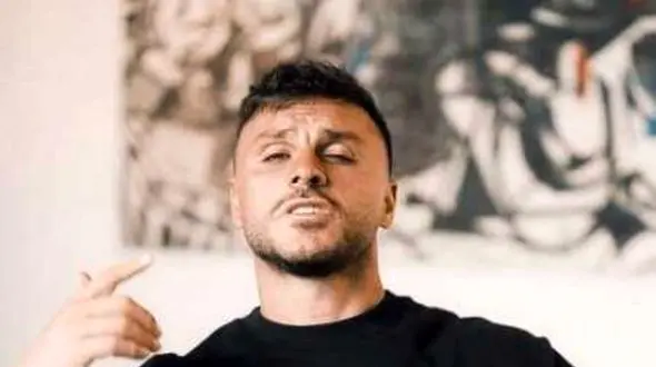 دانلود آهنگ باشکوه آرمین زارعی / با تو میمونم!