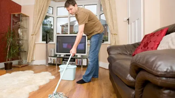 چگونه درست در منزل کار کنیم تا کمردرد نگیریم