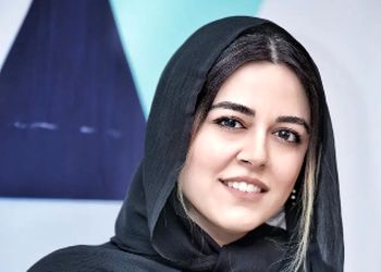 شیطنت ماهور الوند با حیوان خانگی‌اش در خیابان / کلافگی از قیافه سگ بیچاره میباره