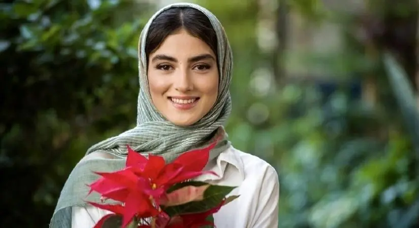 فیلم / نگاهی به چیدمان خانه ویلایی پردیس پورعابدینی / پاتوق دنج و باصفای خانم بازیگر که پر از حس آرامشه و سرسبز 