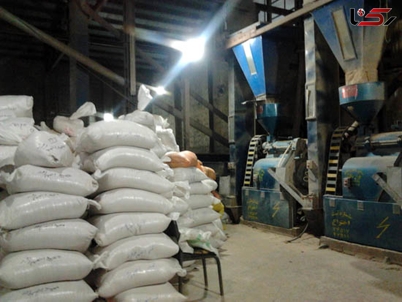  برنج ها را از کارخانه های برنجکوبی می دزدند