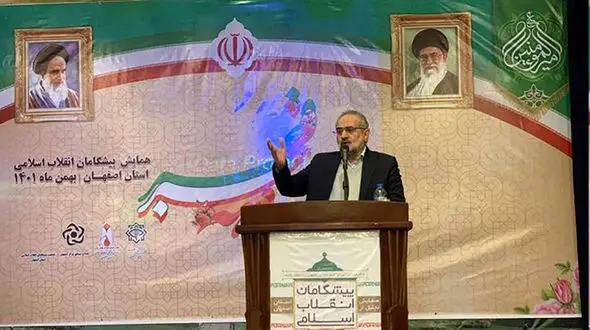 حسینی: بانیان وضع موجود فرافکنی می‌ کنند