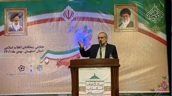 حسینی: بانیان وضع موجود فرافکنی می‌ کنند