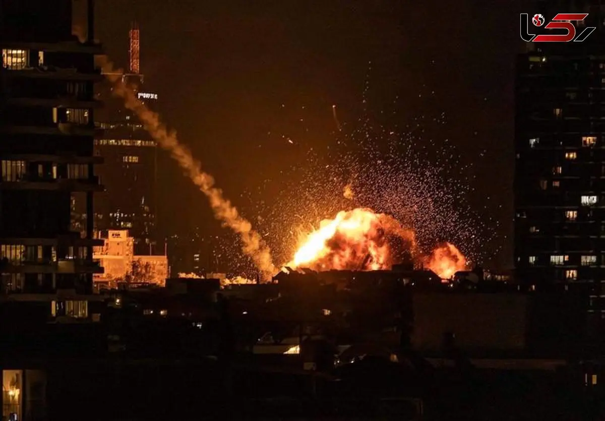 فیلمی از شلیک موجی موشک‌ها به‌سمت اهداف دشمن