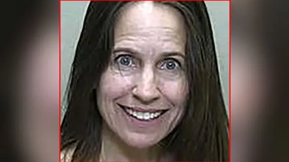 حمله زن مست به دو مامور پلیس / آشوبگر بازداشت شد + عکس