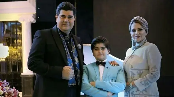 عکس / خلاقانه اوستا قناد در  کیک تولد مجلل همسر سالار عقیلی با نقش و نگار پیانو در کنج سنتی و دنج منزلش / برای چند تا مهمون این کیک بزرگ ...