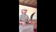 فیلمی تکان دهنده از کودکی که با چاقو معلمان زن را تهدید می کند
