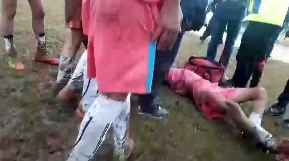 تیراندازی در ورزشگاه سقز / فوتبالیست نوجوان به کما رفت +تصاویر