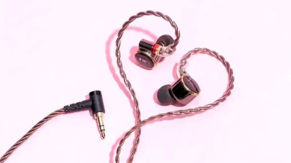 راهنمای خرید بهترین هدفون‌ های سیمی در سال 2025