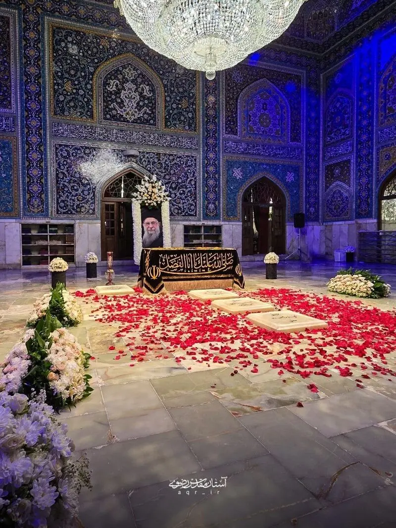مزار خامنه ای