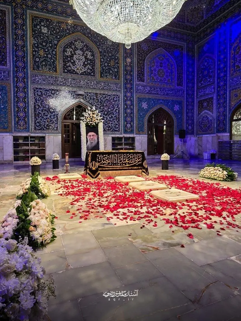 مزار خامنه ای