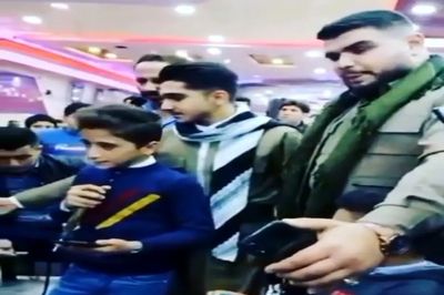 فیلم آواز محلی؛ پسربچه با صدای ملکوتی چنان کردی خوند همه بزرگان مجلس با افتخار نگاهش میکنن