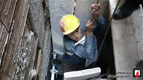 چاهکن 20 ساله در تهران از مرگ نجات یافت + عکس 