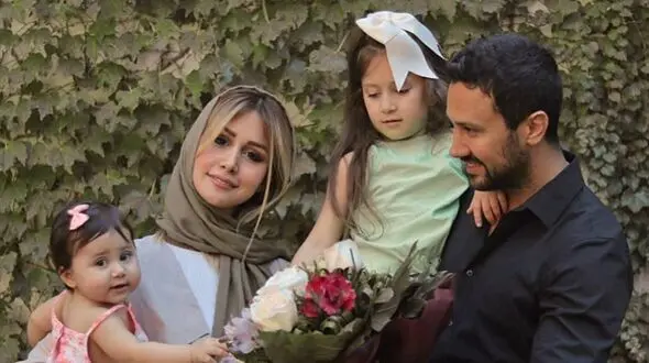 عکس ها / نگاهی به چیدمان فوق شیک و مجلل خانه دوبلکس شاهرخ استخری و همسرش در بلژیک  / از اتاق میهمان جذاب تا شاه نشین و مبلمان همرنگ با لوسترها ...