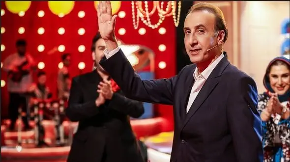 حیاتی : هنوز هم شب‌ها خواب گویندگی خبر را می‌بینم| قرار است از زندگی‌ام فیلم بسازند