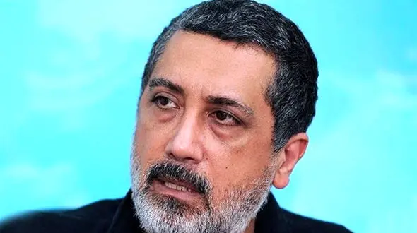 (عکس) پدر خوش تیپ صفی الدوله سریال گیلدخت، رامتین خداپناهی در کنار بنز خوش رنگش‎/ خانه پدریشون چقدر باصفاست!