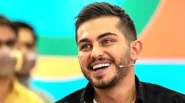 ارسلان قاسمی:عضو کوچکی از وارثان انقلاب هستم +فیلم