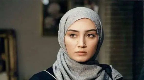 نسخه زنانه فردین، قلبش برای یوز ایرانی می‌تپد؛ روایت تهیه‌کننده سینما از فداکاری هدیه تهرانی: دستمزد ۵ میلیاردی صرف خرید قفس یوزپلنگ شد!
