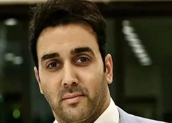 عکس / رونمایی از مادر جوان و خوش قدو بالای پوریا پورسرخ ... / چه باکلاس و زیبا ...