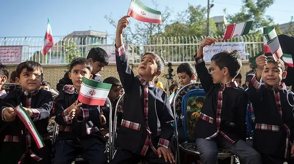 جشن شکوفه های ایران زمین آغاز شد / امسال یک میلیون و 491 هزار دانش آموز کلاس اولی داریم