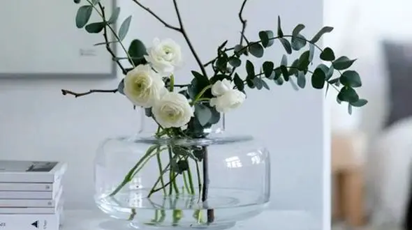 شیک‌ ترین مدل‌ های گلدان شیشه‌ ای ترند برای دکوراسیون لوکس