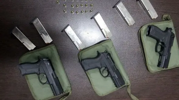 بازداشت 3 قاچاقچی اسلحه جنگی در قلب تهران