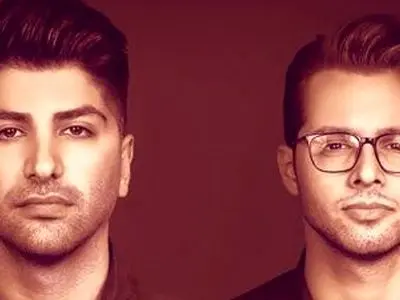 دانلود آهنگ امشب / مجنون ترم از فرهاد / ماهی که پیش روی تو کم می آورد /  توصیف زیباترین تصویر دلبری در موزیک گروه ایهام + متن کامل