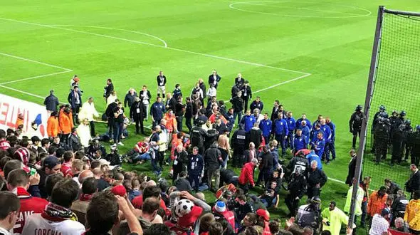 فیلم لحظه حادثه در جایگاه تماشاگران در لوشامپیونا+تصاویر