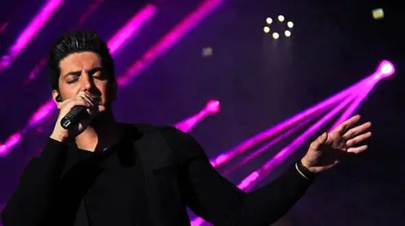 فیلم آواز باشکوه فرزاد فرزین به صورت زنده / چه قدرت صدایی داره!