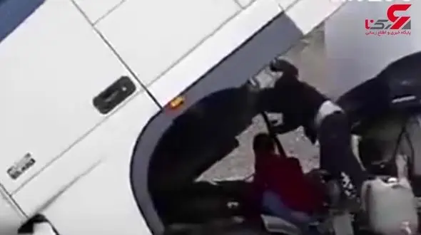 رانندگی دیوانه وار با تریلی حین تعمیر + تصویر