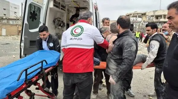 شهادت یک امدادگر هلال‌احمر اصفهان و ١١ کادر درمان