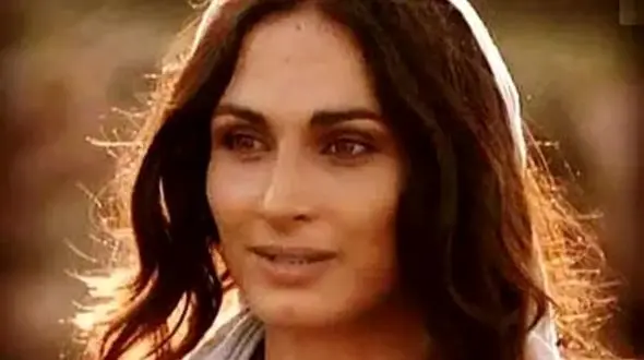 تصویری شوکه کننده از سوسن تسلیمی همسر سابق داریوش فرهنگ به همراه دخترش توکا / دور از پدر و ایران چه بر سرش آمده؟‍